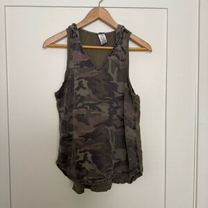 Hard Tail Forever Top Hoodie Women XS Olive Green Sleeveless Camouflage Tencel